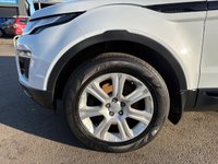 USED 2015 65 LAND ROVER RANGE ROVER EVOQUE 2.0 TD4 SE Tech SUV 5dr Diesel Manual 4WD Euro 6 (s/s) (180 ps) ANOTHER ABSOLUTE BEAUTY, JUST IN AND FINISHED IN STUNNING WHITE PAINT+4 WHEEL DRIVE+DIESEL+SERVICE HISTORY+ULEZ COMPLIANT+FULL, TWO TONE LEATHER INTERIOR+FULL PANORAMIC GLASS ROOF+SATELLITE NAVIGATION+PARK ASSIST+CLIMATE CONTROL+18 INCH ALLOY WHEELS+COST NEW &pound;34745 MAKING THIS USED VEHICLE AMAZING VALUE AT OUR LOW PRICE+1 FULL YEARS MOT PRIOR TO COLLECTION+CALL NOW TO ARRANGE A VIEWING+THIS VEHICLE IS NOT TO BE MISSED!!!!!!!!!!!!!!!!!!!!!!!!!!!!!!!!!!!!!!!