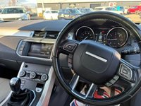 USED 2015 65 LAND ROVER RANGE ROVER EVOQUE 2.0 TD4 SE Tech SUV 5dr Diesel Manual 4WD Euro 6 (s/s) (180 ps) ANOTHER ABSOLUTE BEAUTY, JUST IN AND FINISHED IN STUNNING WHITE PAINT+4 WHEEL DRIVE+DIESEL+SERVICE HISTORY+ULEZ COMPLIANT+FULL, TWO TONE LEATHER INTERIOR+FULL PANORAMIC GLASS ROOF+SATELLITE NAVIGATION+PARK ASSIST+CLIMATE CONTROL+18 INCH ALLOY WHEELS+COST NEW &pound;34745 MAKING THIS USED VEHICLE AMAZING VALUE AT OUR LOW PRICE+1 FULL YEARS MOT PRIOR TO COLLECTION+CALL NOW TO ARRANGE A VIEWING+THIS VEHICLE IS NOT TO BE MISSED!!!!!!!!!!!!!!!!!!!!!!!!!!!!!!!!!!!!!!!