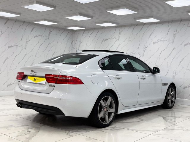 2016 Jaguar Xe 2L R-Sport 4dr - Photo 10