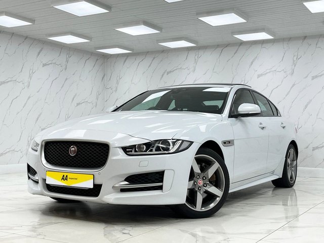 2016 Jaguar Xe 2L R-Sport 4dr - Photo 3