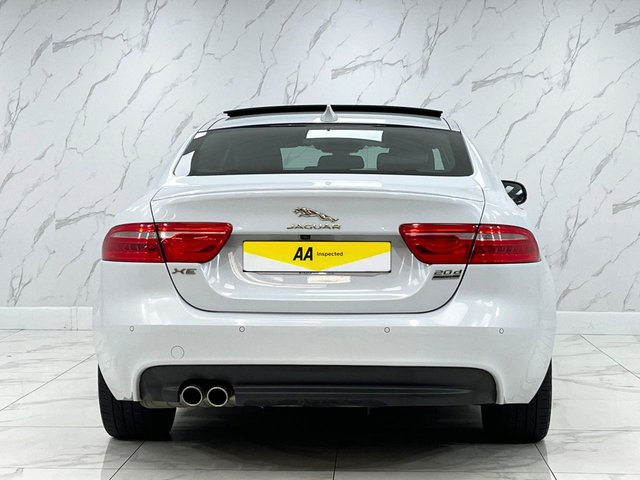 2016 Jaguar Xe 2L R-Sport 4dr - Photo 9