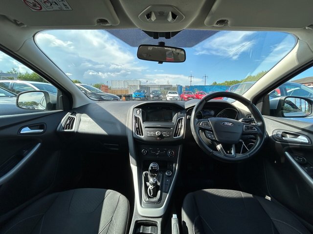 2017 FORD FOCUS - Photo 3