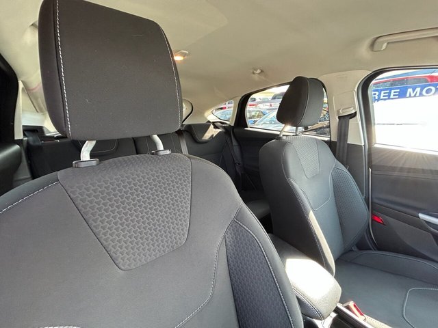 2017 FORD FOCUS - Photo 5