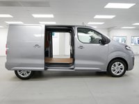 USED 2022 72 VAUXHALL VIVARO 3100 2.0 TURBO D 145 BHP SWB ELITE EDITION 6DR ( SAT NAV ) 1 OWNER | SAT NAV | 3100 WEIGHT | ELITE !