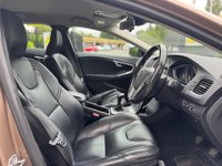 USED 2016 66 VOLVO V40 2.0 D2 Inscription Hatchback 5dr Diesel Manual Euro 6 (s/s) (120 ps) 
