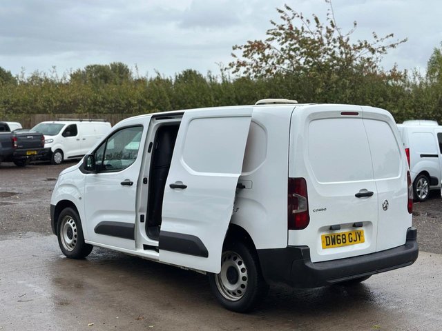 2019 VAUXHALL COMBO - Photo 11