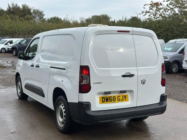 2019 VAUXHALL COMBO - Photo 12