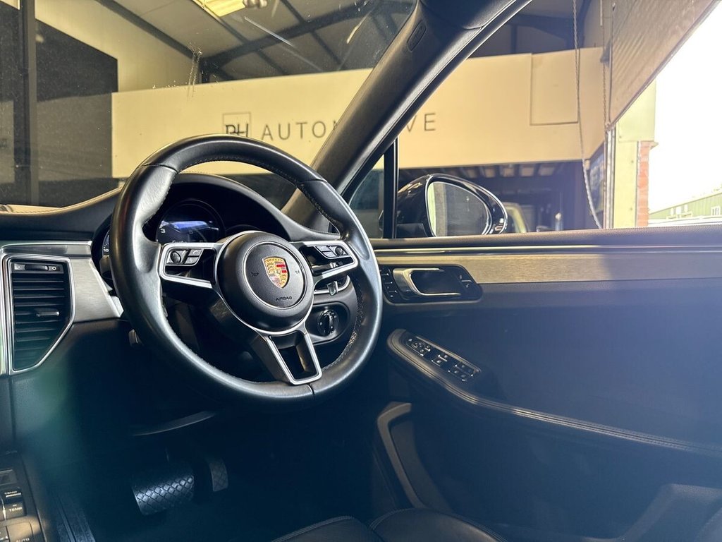 USED 2014 K PORSCHE MACAN 3.6T V6 Turbo SUV 5dr Petrol PDK 4WD Euro 6 (s/s) (400 ps) PANORAMIC ROOF|APPLE CARPLAY
