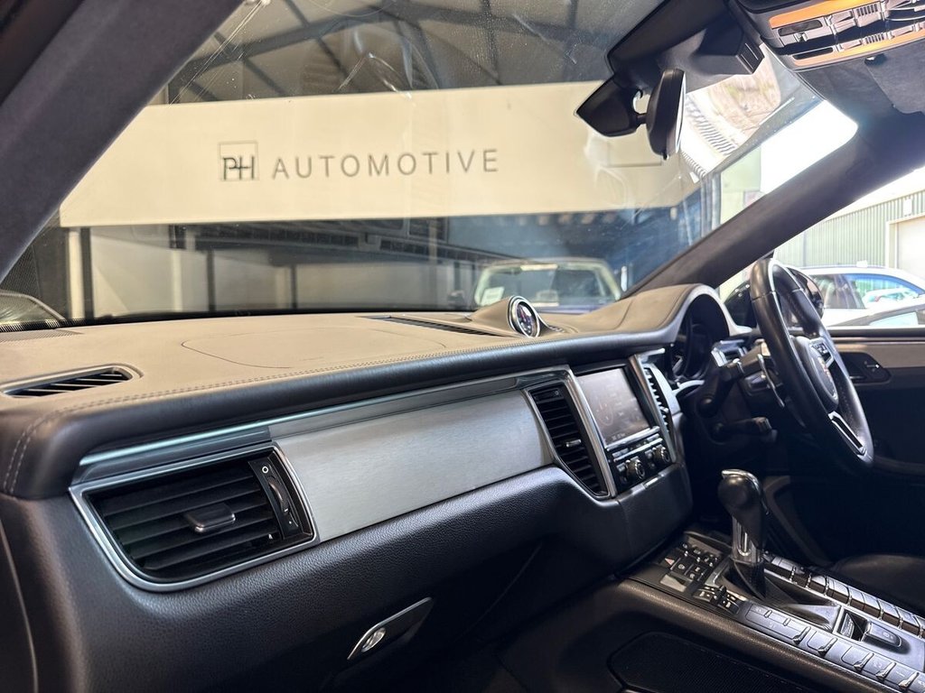 USED 2014 K PORSCHE MACAN 3.6T V6 Turbo SUV 5dr Petrol PDK 4WD Euro 6 (s/s) (400 ps) PANORAMIC ROOF|APPLE CARPLAY