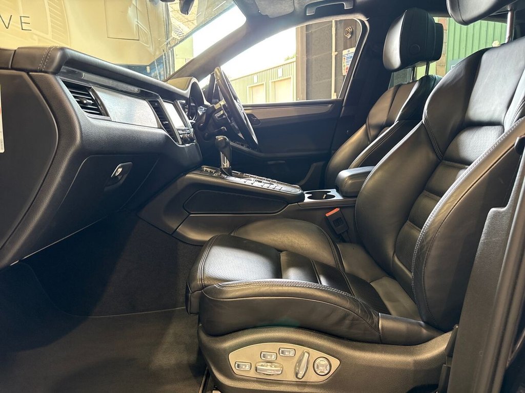 USED 2014 K PORSCHE MACAN 3.6T V6 Turbo SUV 5dr Petrol PDK 4WD Euro 6 (s/s) (400 ps) PANORAMIC ROOF|APPLE CARPLAY