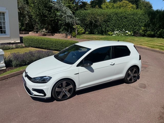 View our VOLKSWAGEN GOLF