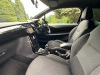 USED 2017 67 DS AUTOMOBILES DS 3 1.2 PureTech Connected Chic Hatchback 3dr Petrol Manual Euro 6 (82 ps) Sat Nav, Bluetooth, DAB