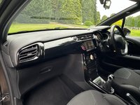 USED 2017 67 DS AUTOMOBILES DS 3 1.2 PureTech Connected Chic Hatchback 3dr Petrol Manual Euro 6 (82 ps) Sat Nav, Bluetooth, DAB