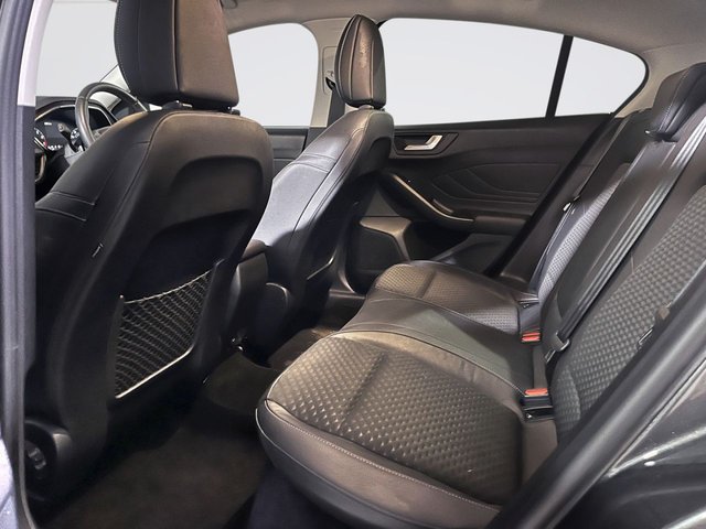 2020 Ford Focus 1L Titanium X 5dr - Photo 11