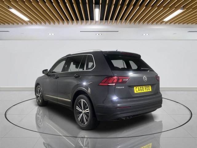 2018 Volkswagen Tiguan 2L SE Navigation 5dr - Photo 6