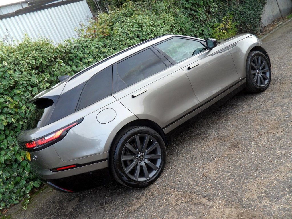 USED 2019 19 LAND ROVER RANGE ROVER VELAR 2.0 D240 R-Dynamic HSE SUV 5dr Diesel Auto 4WD Euro 6 (s/s) (240 ps) SiliconSilver PanRoof MeridianHifi