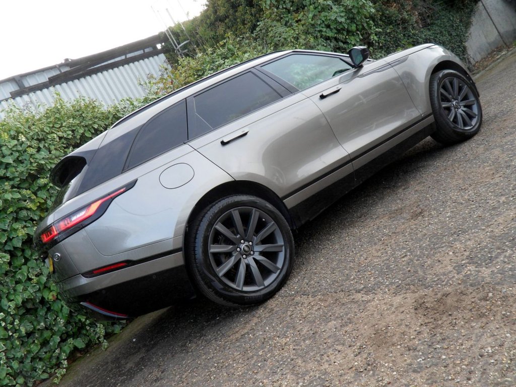 USED 2019 19 LAND ROVER RANGE ROVER VELAR 2.0 D240 R-Dynamic HSE SUV 5dr Diesel Auto 4WD Euro 6 (s/s) (240 ps) SiliconSilver PanRoof MeridianHifi