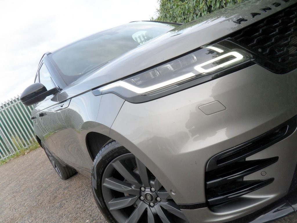 USED 2019 19 LAND ROVER RANGE ROVER VELAR 2.0 D240 R-Dynamic HSE SUV 5dr Diesel Auto 4WD Euro 6 (s/s) (240 ps) SiliconSilver PanRoof MeridianHifi