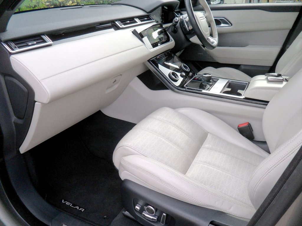 USED 2019 19 LAND ROVER RANGE ROVER VELAR 2.0 D240 R-Dynamic HSE SUV 5dr Diesel Auto 4WD Euro 6 (s/s) (240 ps) SiliconSilver PanRoof MeridianHifi