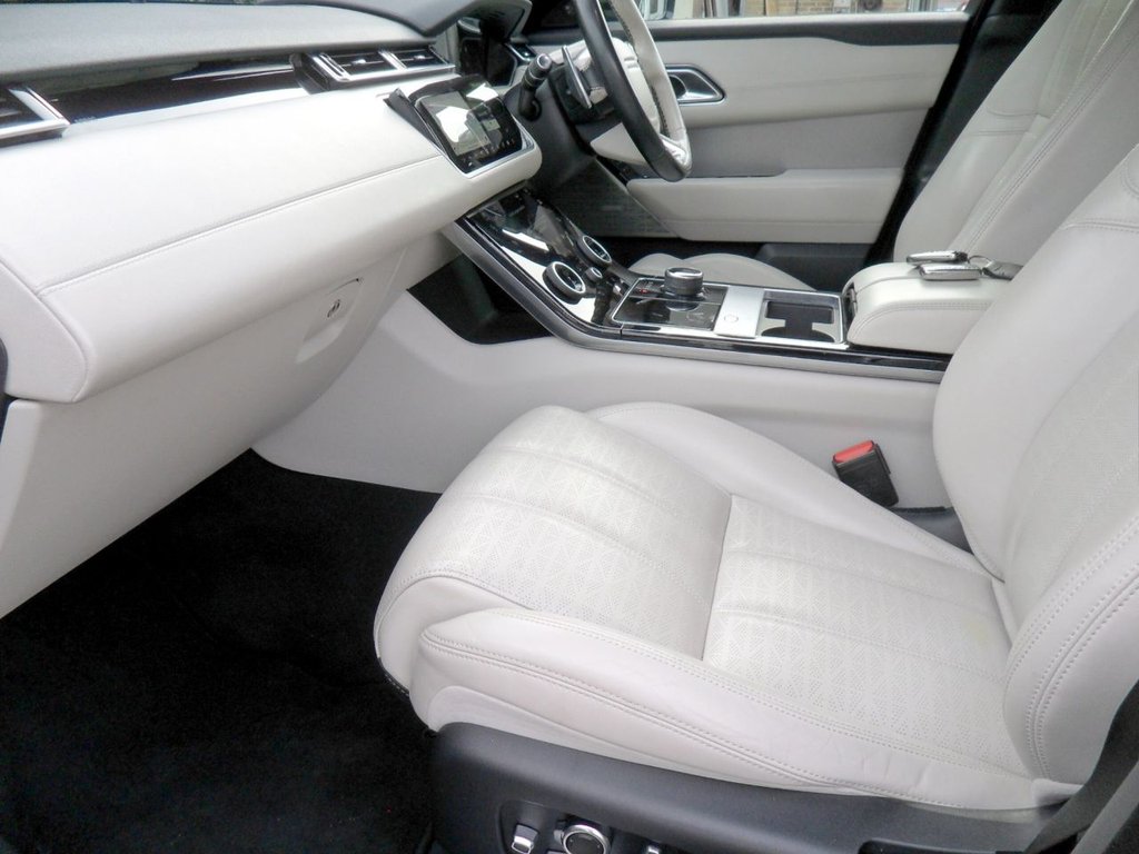 USED 2019 19 LAND ROVER RANGE ROVER VELAR 2.0 D240 R-Dynamic HSE SUV 5dr Diesel Auto 4WD Euro 6 (s/s) (240 ps) SiliconSilver PanRoof MeridianHifi