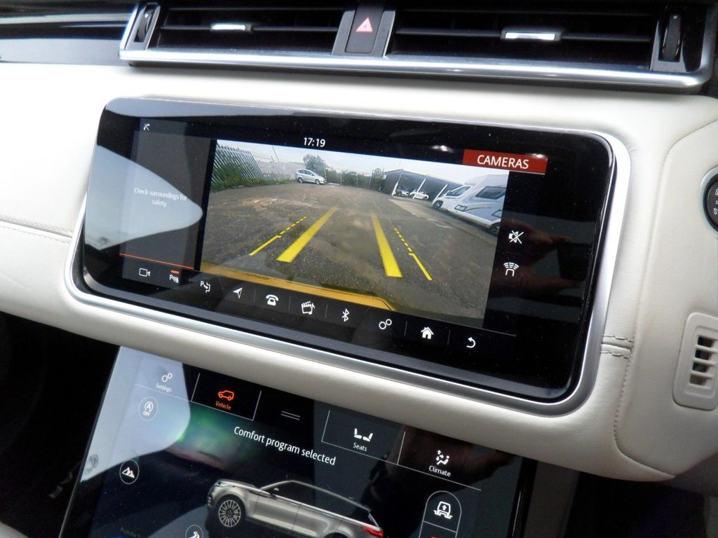 USED 2019 19 LAND ROVER RANGE ROVER VELAR 2.0 D240 R-Dynamic HSE SUV 5dr Diesel Auto 4WD Euro 6 (s/s) (240 ps) SiliconSilver PanRoof MeridianHifi