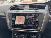 USED 2017 17 VOLKSWAGEN TIGUAN 2.0 TDI SEL SUV 5dr Diesel Manual Euro 6 (s/s) (150 ps) 