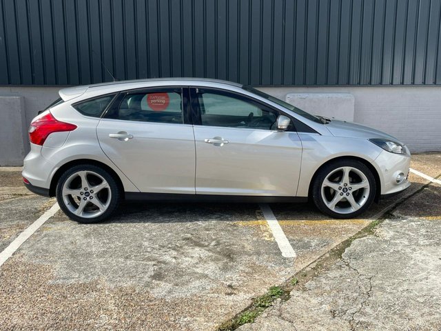 View our FORD FOCUS