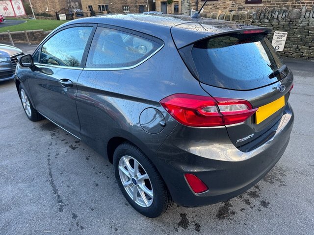 2017 FORD, FIESTA - Photo 6