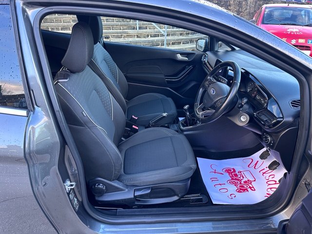 2017 FORD, FIESTA - Photo 10