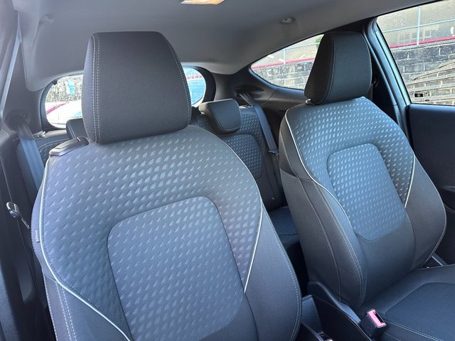 2017 FORD, FIESTA - Photo 12