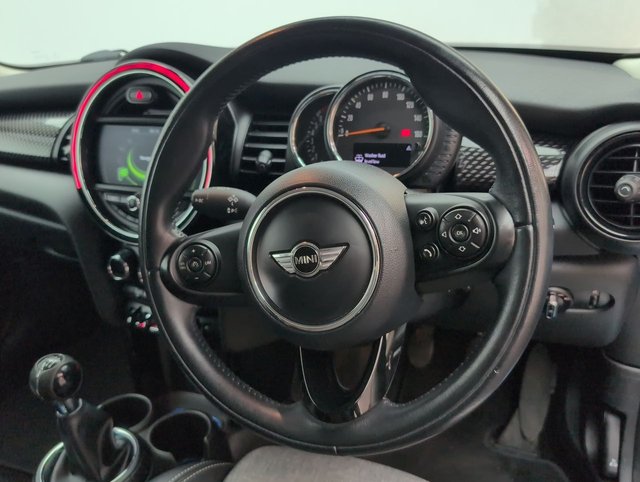 USED 2016 Y MINI Hatch 2.0 Cooper S Hatchback 3dr Petrol Manual Euro 6 (s/S) (192 Ps) Chili Pack+bluetooth
