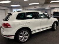 USED 2016 16 VOLKSWAGEN TOUAREG  3.0 TDI V6 BLUEMOTION TECH R LINE 4WD TIP AUTO DIESEL EURO 6  UK DELIVERY FLAT FEE &pound;175 (SUBJECT TO DEAL) *OVER 100 IMAGES ON OUR WEBSITE*BESPOKE FINANCE ARRANGED*PART EXCHANGE WELCOME*ALL VEHICLES HPI CLEAR