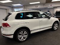 USED 2016 16 VOLKSWAGEN TOUAREG  3.0 TDI V6 BLUEMOTION TECH R LINE 4WD TIP AUTO DIESEL EURO 6  UK DELIVERY FLAT FEE &pound;175 (SUBJECT TO DEAL) *OVER 100 IMAGES ON OUR WEBSITE*BESPOKE FINANCE ARRANGED*PART EXCHANGE WELCOME*ALL VEHICLES HPI CLEAR