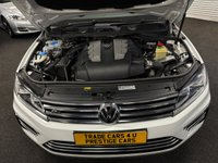 USED 2016 16 VOLKSWAGEN TOUAREG  3.0 TDI V6 BLUEMOTION TECH R LINE 4WD TIP AUTO DIESEL EURO 6  UK DELIVERY FLAT FEE &pound;175 (SUBJECT TO DEAL) *OVER 100 IMAGES ON OUR WEBSITE*BESPOKE FINANCE ARRANGED*PART EXCHANGE WELCOME*ALL VEHICLES HPI CLEAR