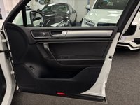 USED 2016 16 VOLKSWAGEN TOUAREG  3.0 TDI V6 BLUEMOTION TECH R LINE 4WD TIP AUTO DIESEL EURO 6  UK DELIVERY FLAT FEE &pound;175 (SUBJECT TO DEAL) *OVER 100 IMAGES ON OUR WEBSITE*BESPOKE FINANCE ARRANGED*PART EXCHANGE WELCOME*ALL VEHICLES HPI CLEAR