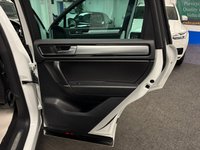 USED 2016 16 VOLKSWAGEN TOUAREG  3.0 TDI V6 BLUEMOTION TECH R LINE 4WD TIP AUTO DIESEL EURO 6  UK DELIVERY FLAT FEE &pound;175 (SUBJECT TO DEAL) *OVER 100 IMAGES ON OUR WEBSITE*BESPOKE FINANCE ARRANGED*PART EXCHANGE WELCOME*ALL VEHICLES HPI CLEAR