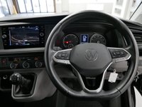 USED 2022 22 VOLKSWAGEN TRANSPORTER T30 2.0 TDI 150 BHP SWB HIGHLINE KOMBI 5 SEATS ( SAT NAV / NO VAT ! ) 5 SEATS | SAT NAV | AIR CON | NO VAT !