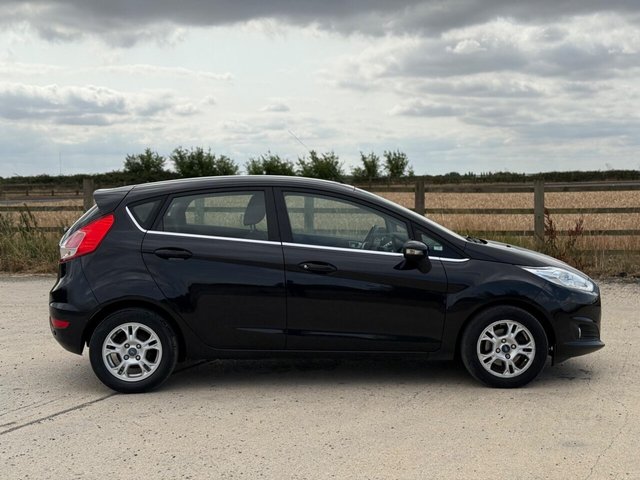 2015 FORD FIESTA - Photo 5