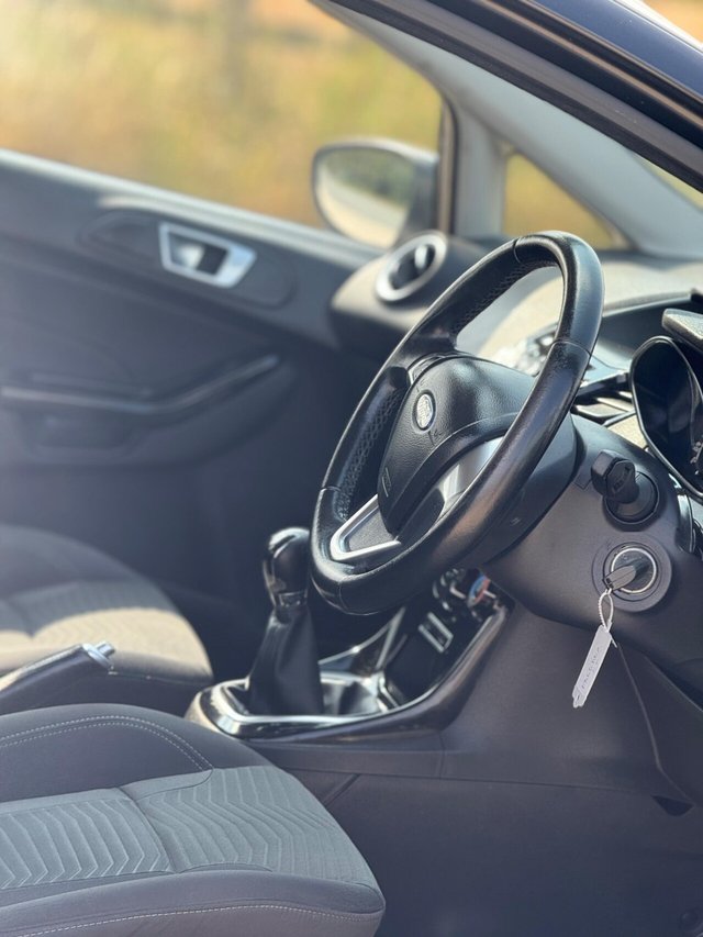 2015 FORD FIESTA - Photo 7