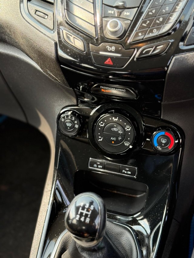 2015 FORD FIESTA - Photo 10