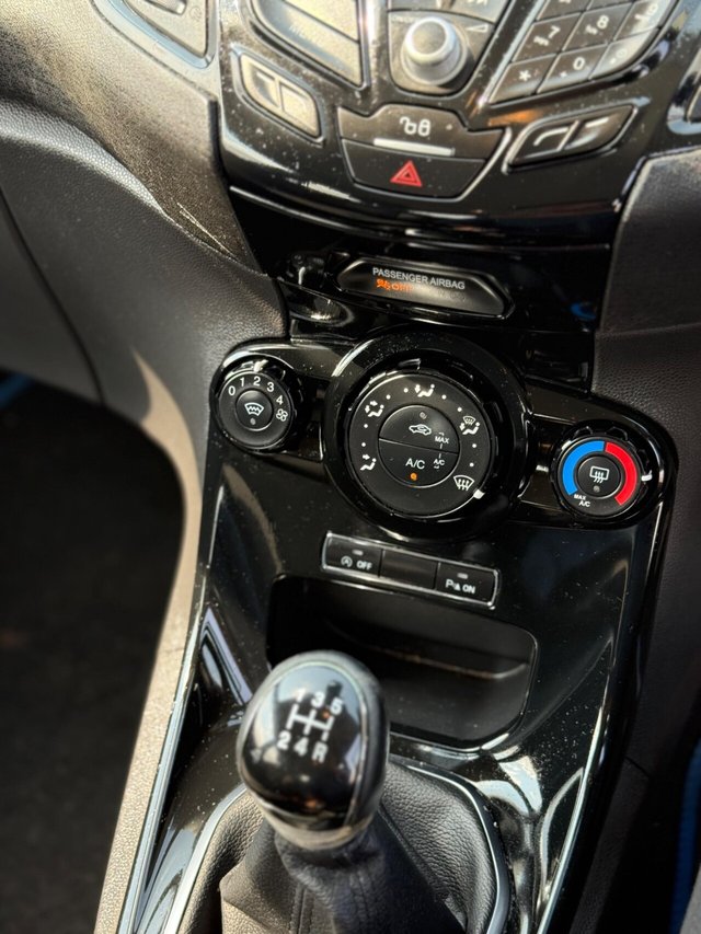 2015 FORD FIESTA - Photo 9