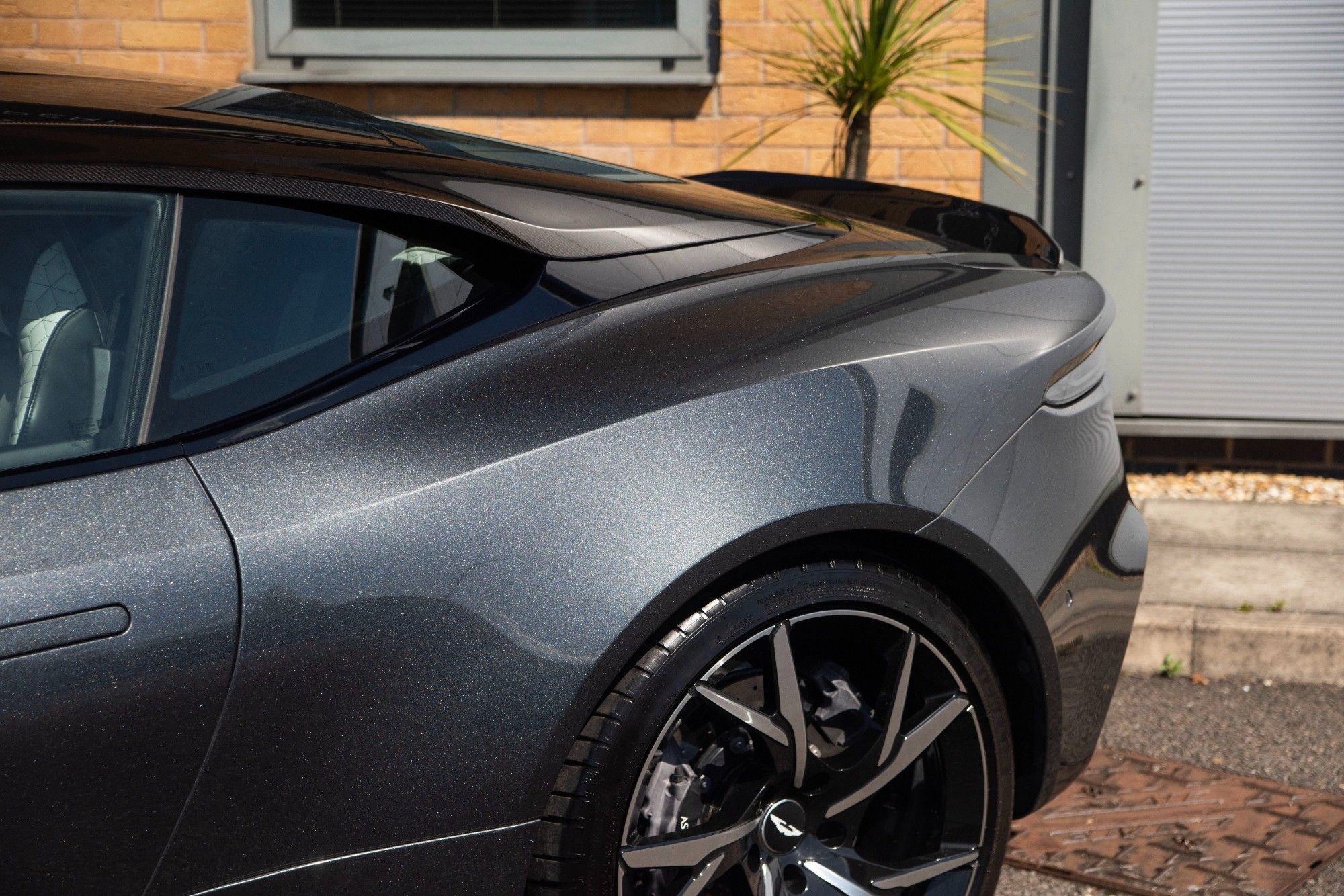 USED 2018 68 ASTON MARTIN DBS 5.2 V12 BiTurbo Superleggera Coupe 