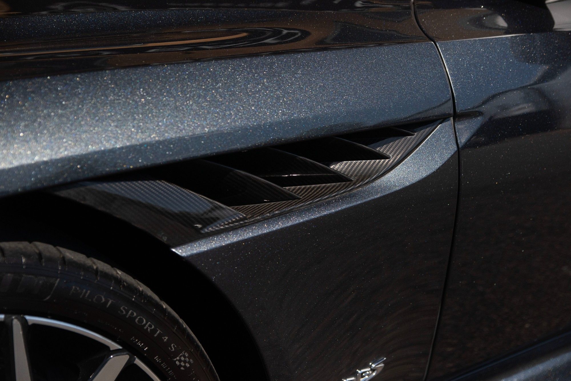 USED 2018 68 ASTON MARTIN DBS 5.2 V12 BiTurbo Superleggera Coupe 