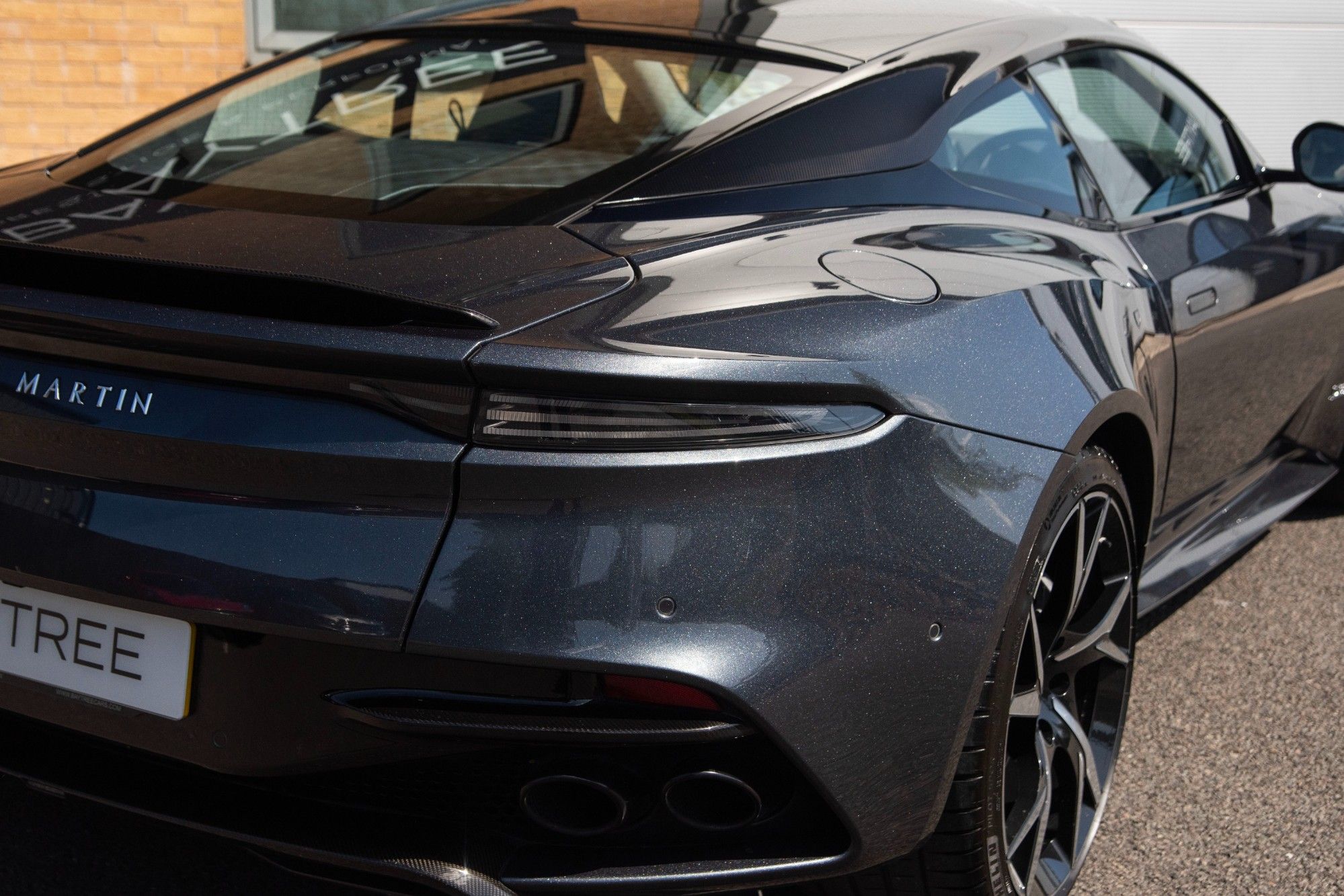 USED 2018 68 ASTON MARTIN DBS 5.2 V12 BiTurbo Superleggera Coupe 