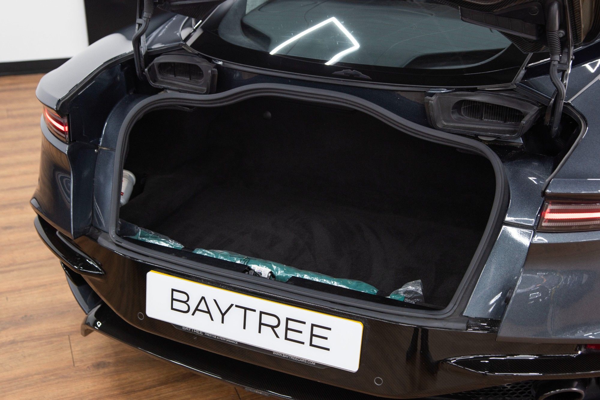 USED 2018 68 ASTON MARTIN DBS 5.2 V12 BiTurbo Superleggera Coupe 