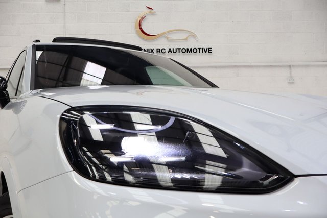 2024 PORSCHE CAYENNE - Photo 5