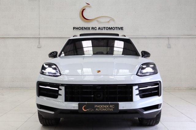 2024 PORSCHE CAYENNE - Photo 8