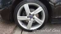 USED 2016 16 VOLVO V40 2.0 D2 R-Design Lux Nav Hatchback 5dr Diesel Manual Euro 6 (s/s) (120 ps) 