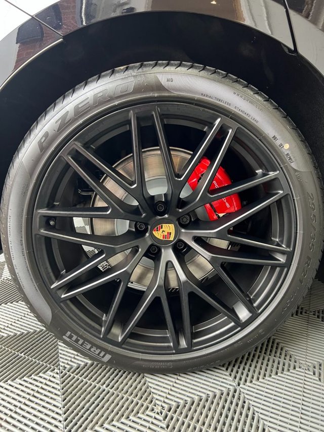 2025 PORSCHE MACAN - Photo 4