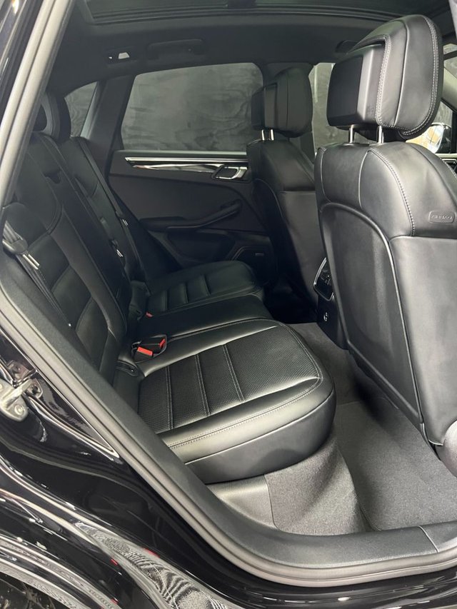 2025 PORSCHE MACAN - Photo 5